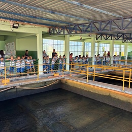 As crianças da EMEF Paulo Freire conheceram também as dependências da Ourinhos Saneamento e onde ficam os tanques de decantação e reservação
