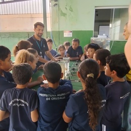 Os visitantes de Cruzália conheceram as etapas do tratamento da água e como o processo garante qualidade no abastecimento da cidade