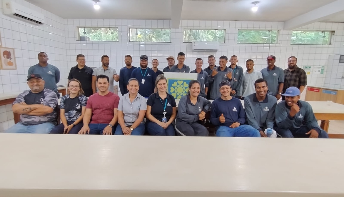 Colaboradores da Ourinhos Saneamento participam de treinamento de prevenção ao ataque de cães