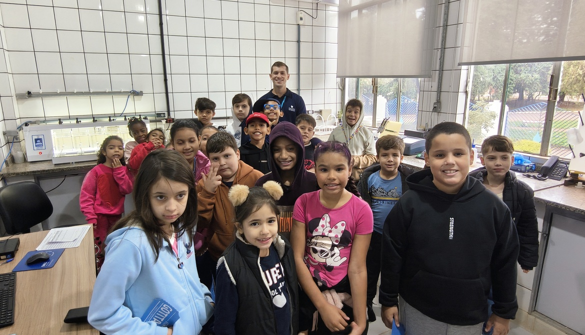 Ourinhos Saneamento realiza ação do Herdeiros do Futuro com filhos de colaboradores