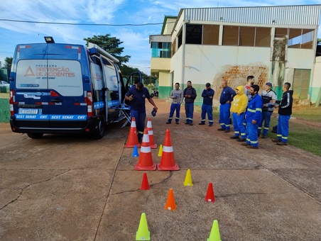 Ourinhos Saneamento promove ação de conscientização de segurança no trânsito